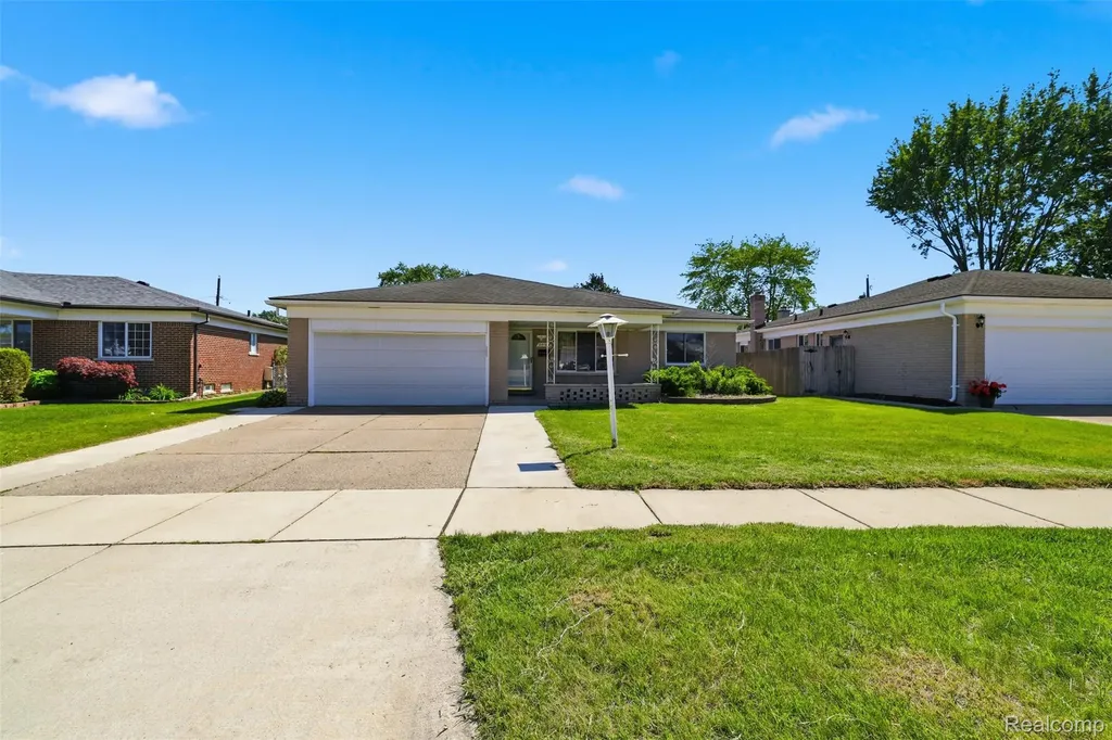 3418 Winterfield Drive Warren City MI 48092