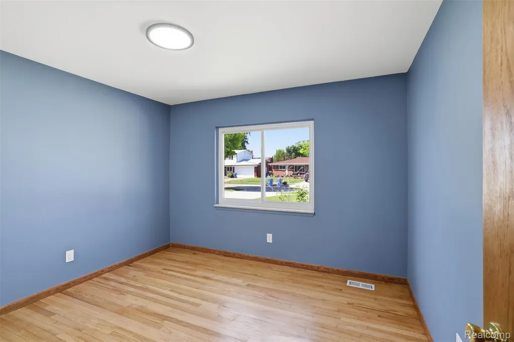 3418 Winterfield Drive Warren City MI 48092