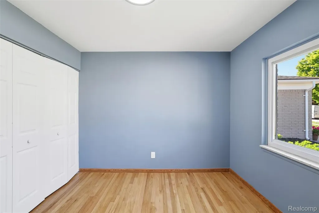 3418 Winterfield Drive Warren City MI 48092