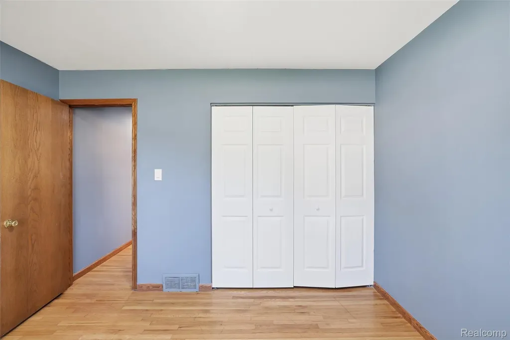 3418 Winterfield Drive Warren City MI 48092