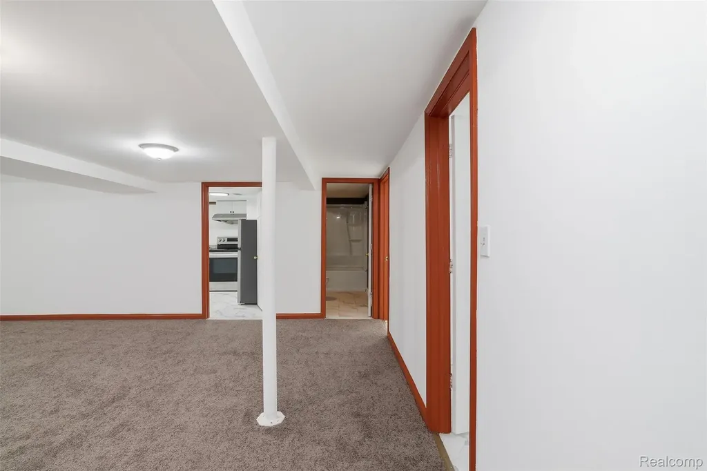 3418 Winterfield Drive Warren City MI 48092