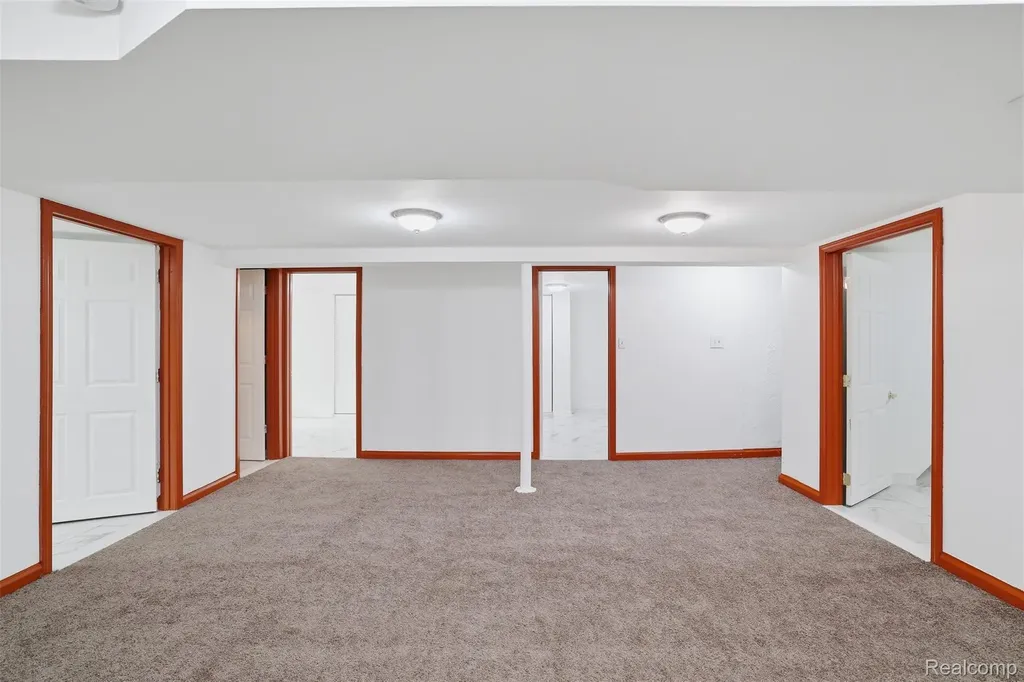 3418 Winterfield Drive Warren City MI 48092