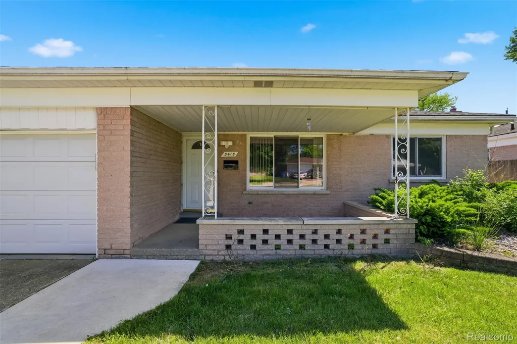 3418 Winterfield Drive Warren City MI 48092