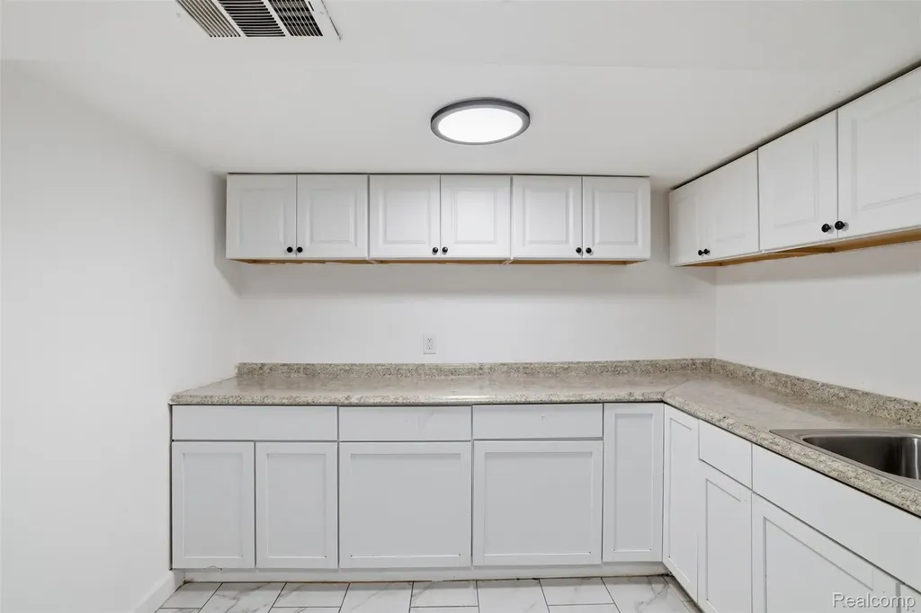 3418 Winterfield Drive Warren City MI 48092