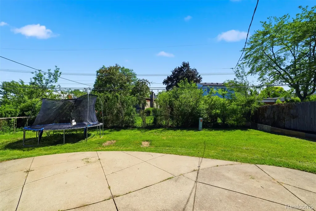 3418 Winterfield Drive Warren City MI 48092
