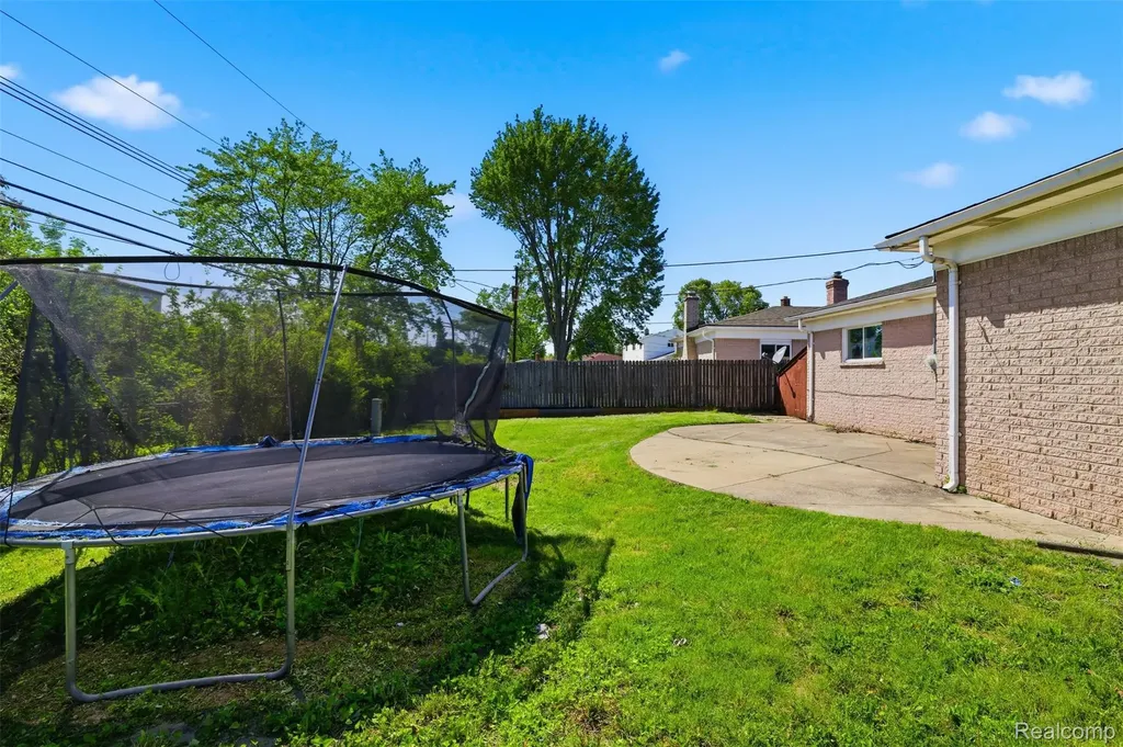 3418 Winterfield Drive Warren City MI 48092