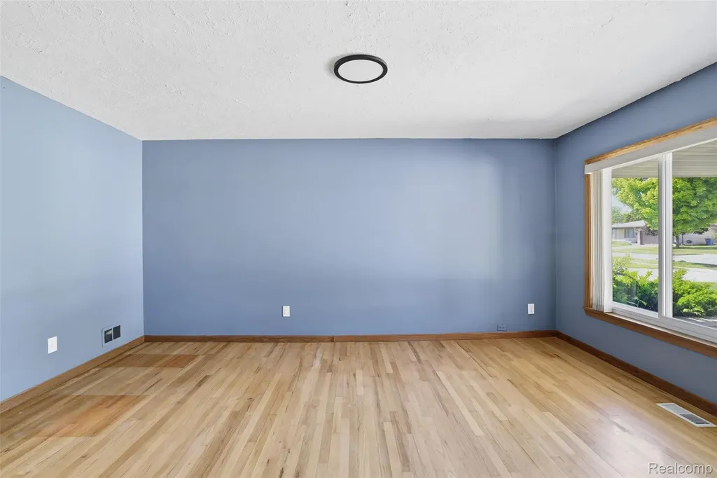 3418 Winterfield Drive Warren City MI 48092
