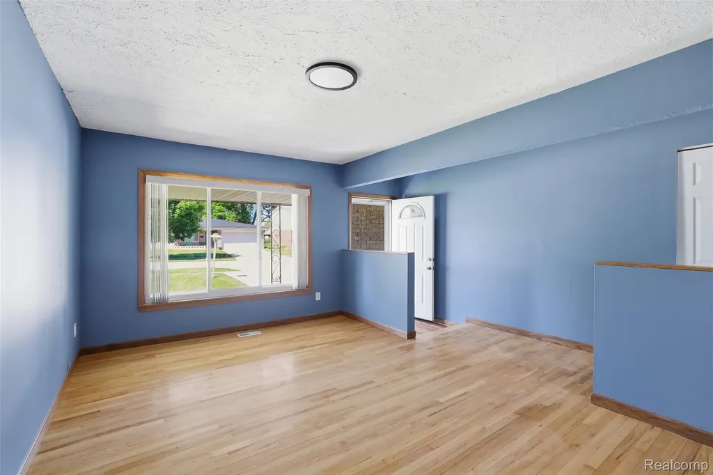 3418 Winterfield Drive Warren City MI 48092