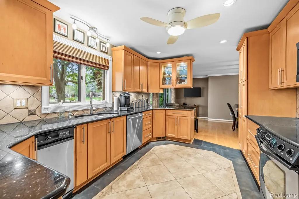 4178 Chevron Drive Highland Charter Township MI 48356