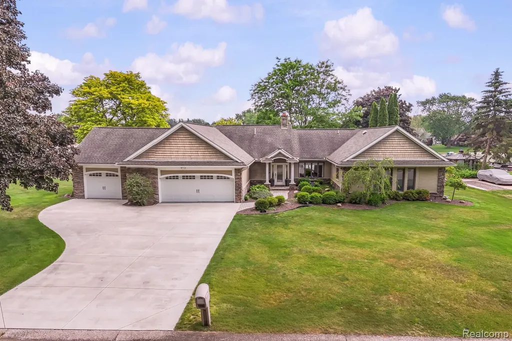 4178 Chevron Drive Highland Charter Township MI 48356