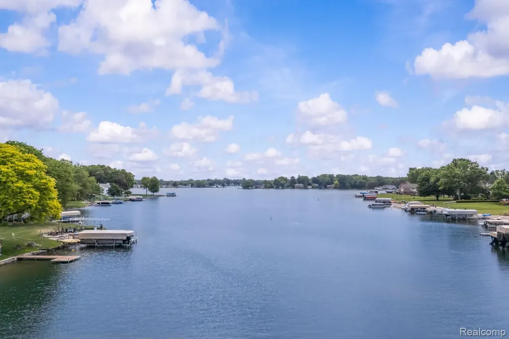 4178 Chevron Drive Highland Charter Township MI 48356