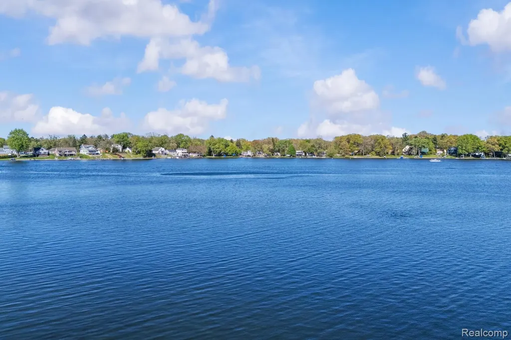 4178 Chevron Drive Highland Charter Township MI 48356