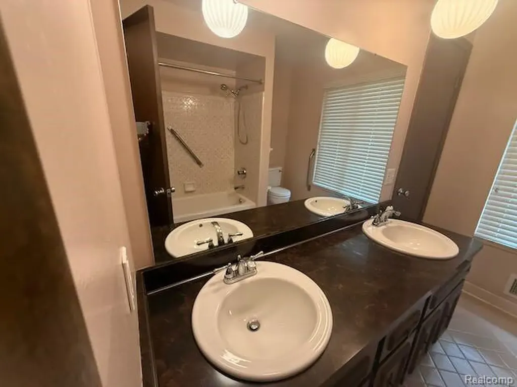 14322 Four Lakes Drive Sterling Heights City MI 48313