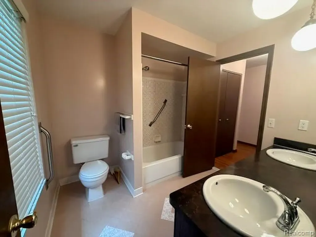 14322 Four Lakes Drive Sterling Heights City MI 48313