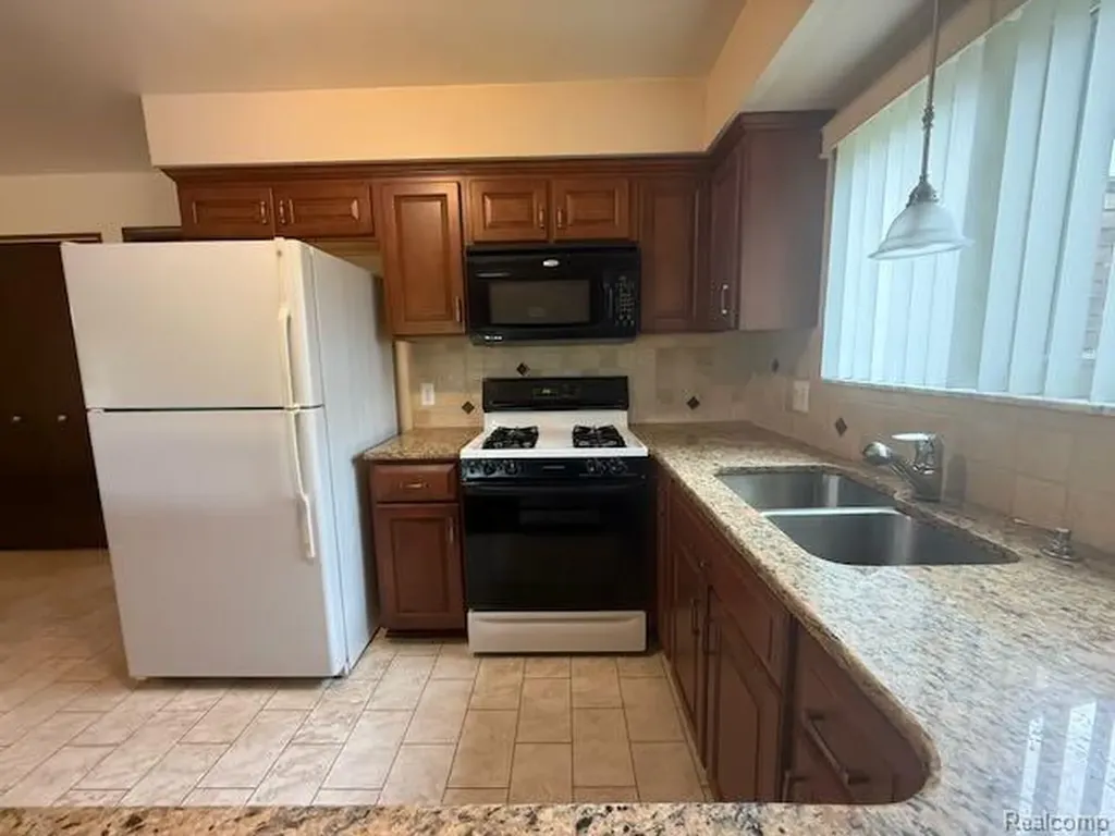 14322 Four Lakes Drive Sterling Heights City MI 48313