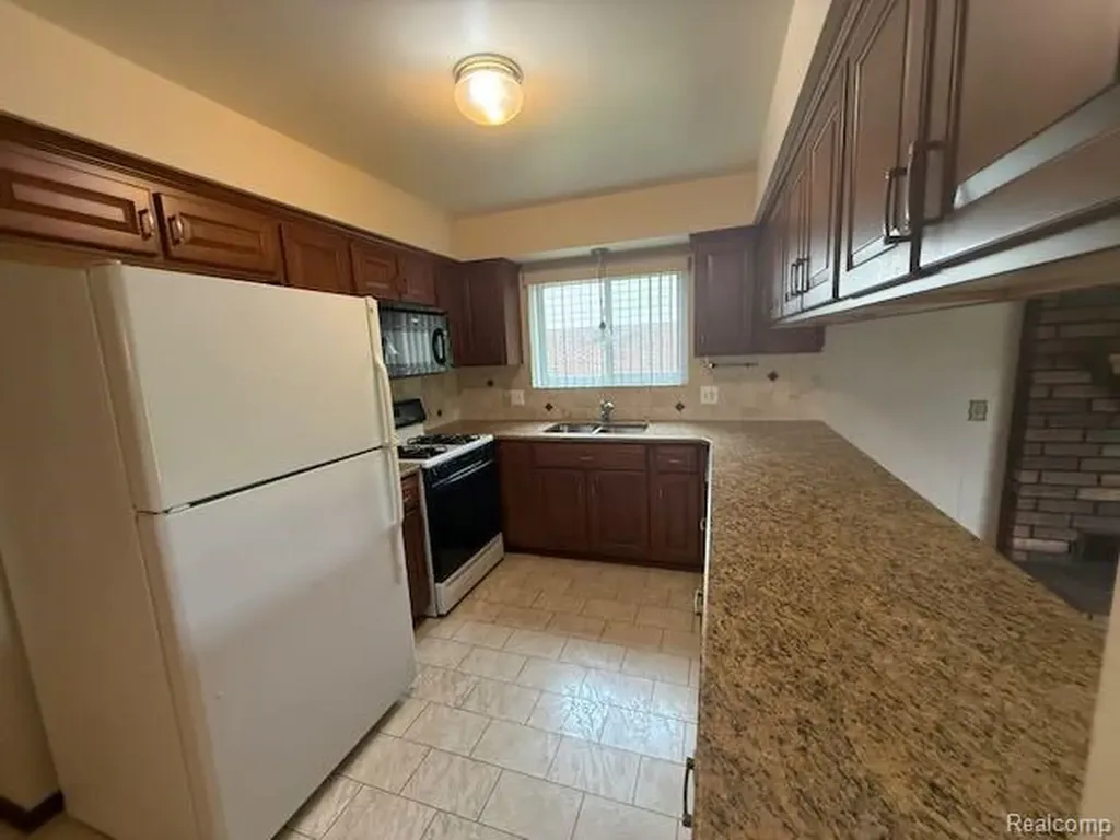 14322 Four Lakes Drive Sterling Heights City MI 48313
