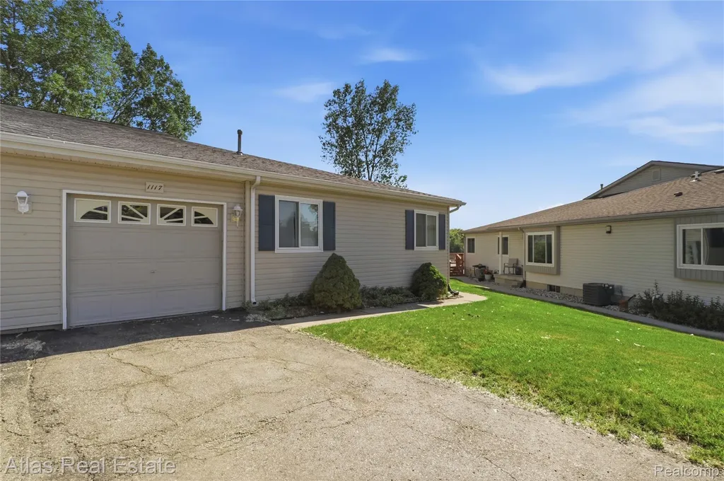 1117 Lake Shore Circle Mundy Township MI 48439