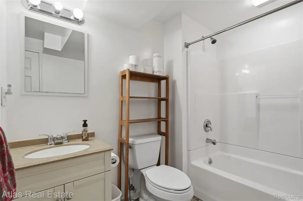1117 Lake Shore Circle Mundy Township MI 48439