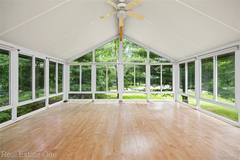 4642 Ponderosa Street Oakland Charter Township MI 48382