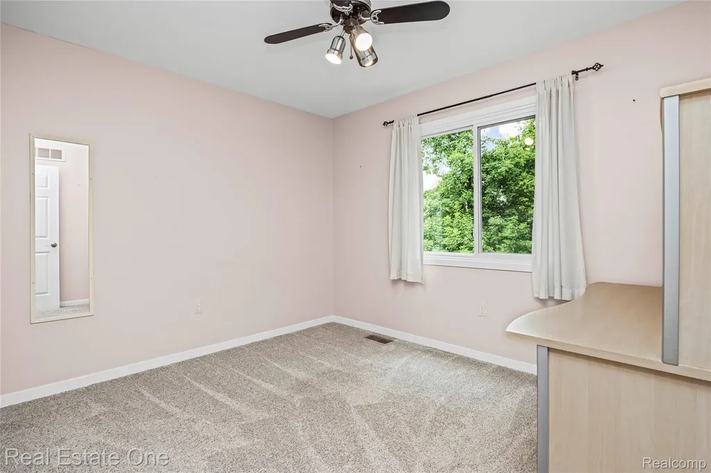 4642 Ponderosa Street Oakland Charter Township MI 48382