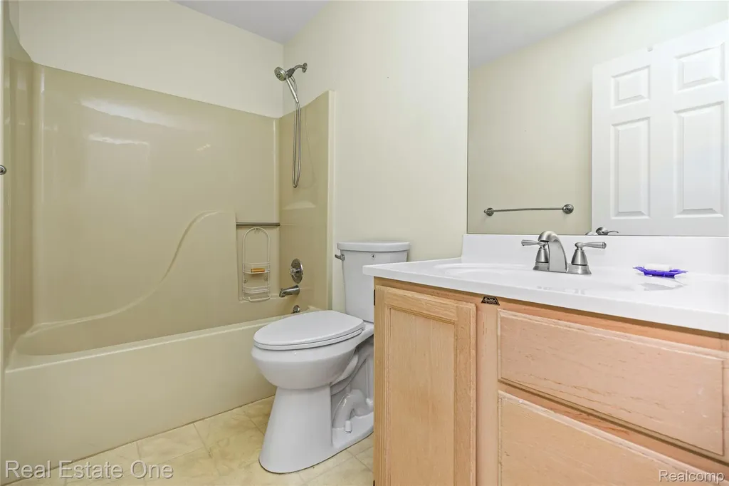 4642 Ponderosa Street Oakland Charter Township MI 48382