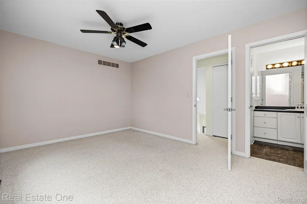 4642 Ponderosa Street Oakland Charter Township MI 48382