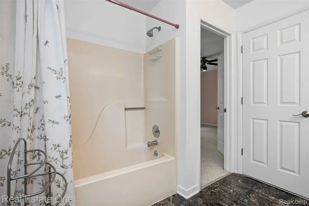 4642 Ponderosa Street Oakland Charter Township MI 48382