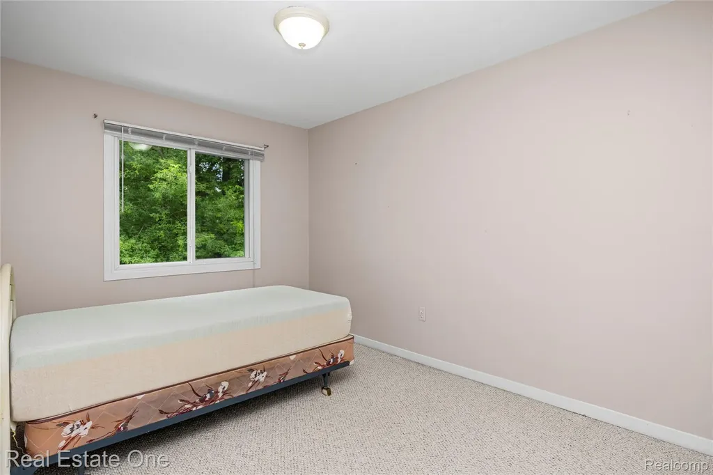 4642 Ponderosa Street Oakland Charter Township MI 48382