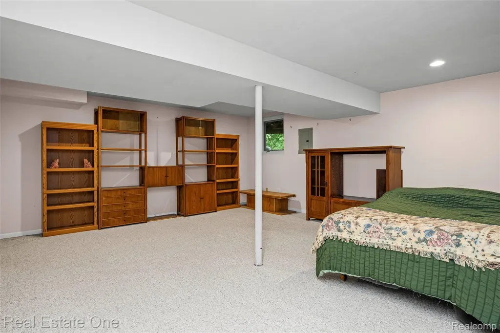 4642 Ponderosa Street Oakland Charter Township MI 48382