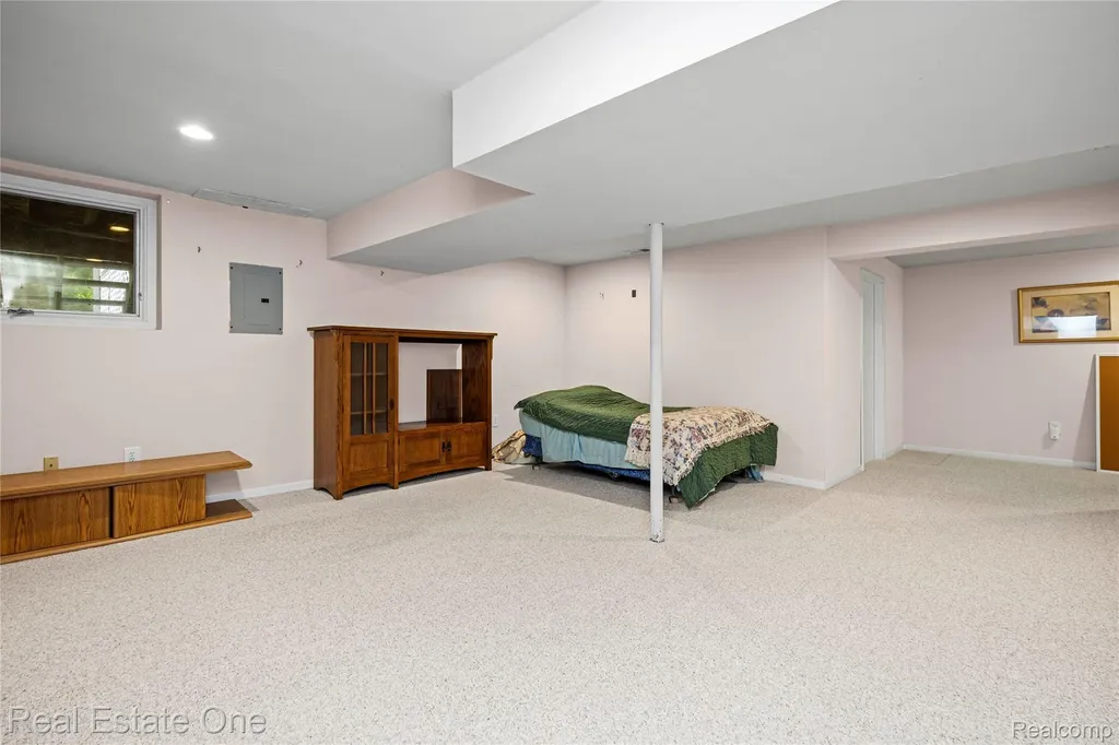 4642 Ponderosa Street Oakland Charter Township MI 48382