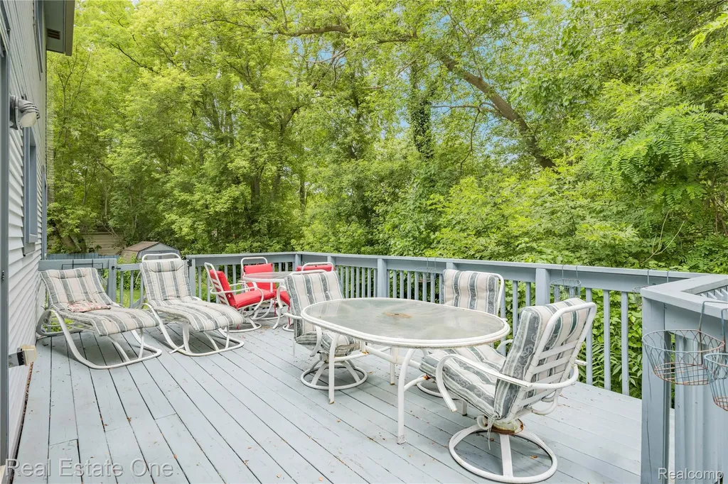 4642 Ponderosa Street Oakland Charter Township MI 48382