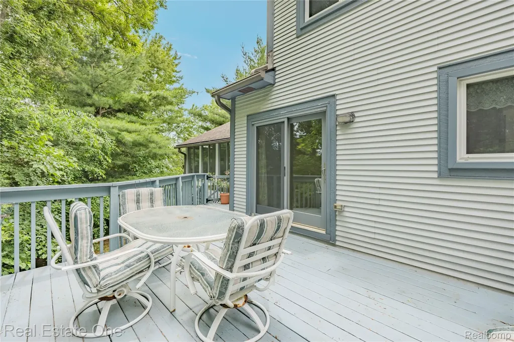 4642 Ponderosa Street Oakland Charter Township MI 48382