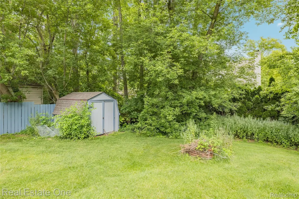 4642 Ponderosa Street Oakland Charter Township MI 48382
