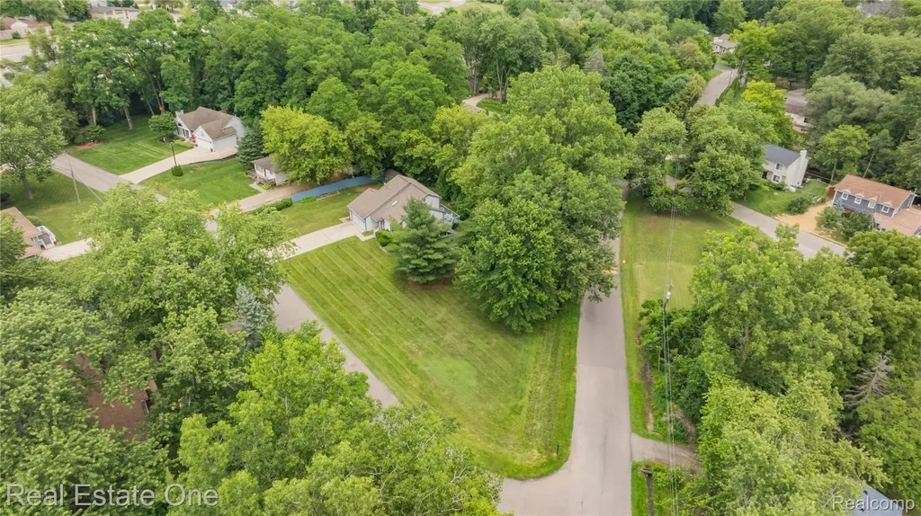 4642 Ponderosa Street Oakland Charter Township MI 48382