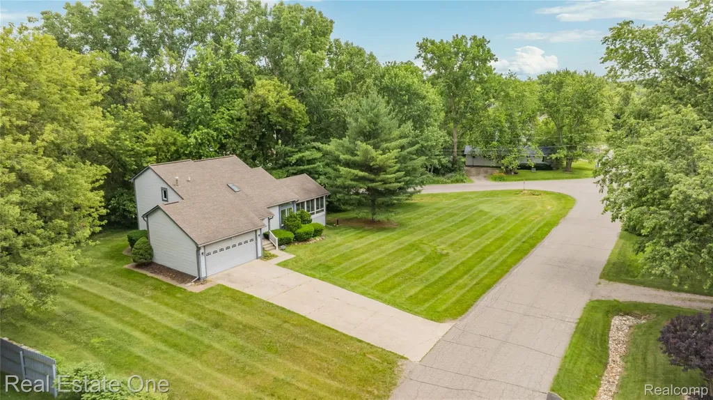 4642 Ponderosa Street Oakland Charter Township MI 48382