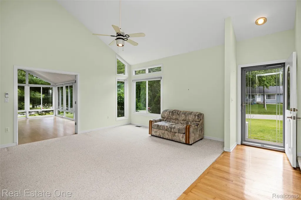 4642 Ponderosa Street Oakland Charter Township MI 48382