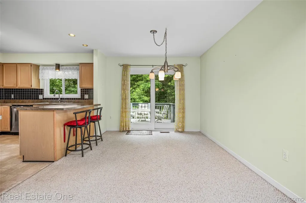 4642 Ponderosa Street Oakland Charter Township MI 48382