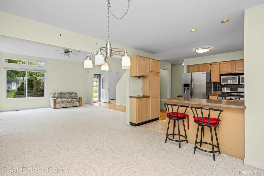 4642 Ponderosa Street Oakland Charter Township MI 48382
