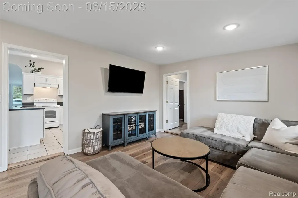 870 Pine Tree Road Orion Charter Township MI 48362