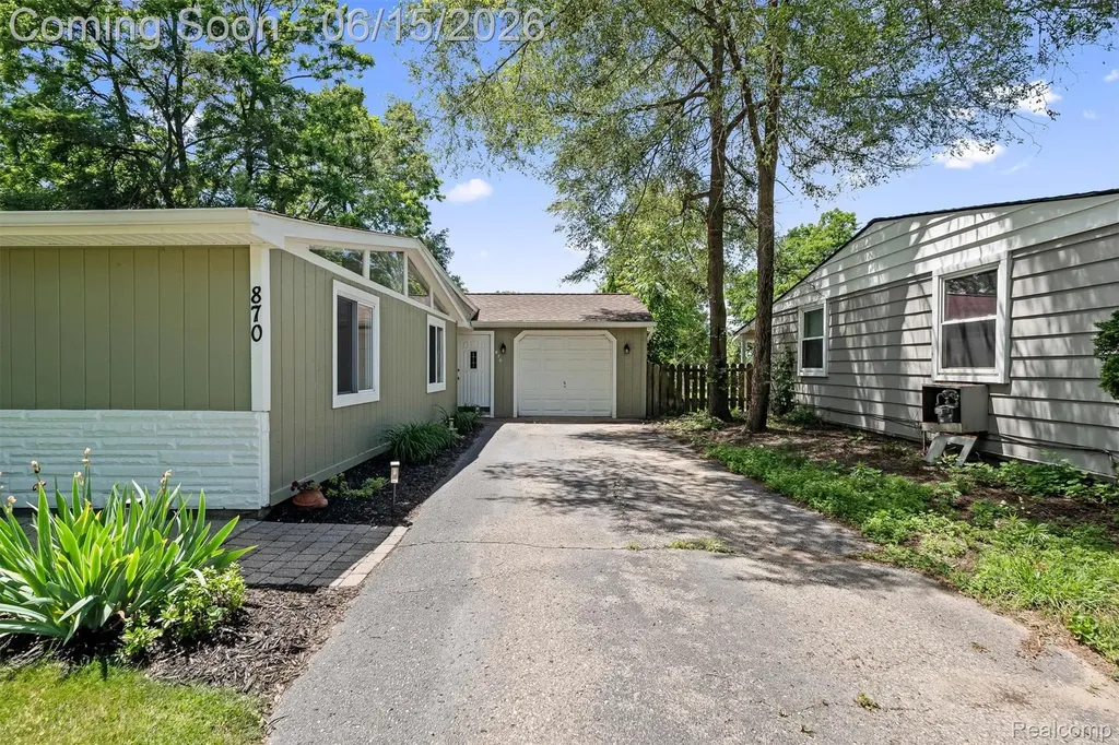 870 Pine Tree Road Orion Charter Township MI 48362