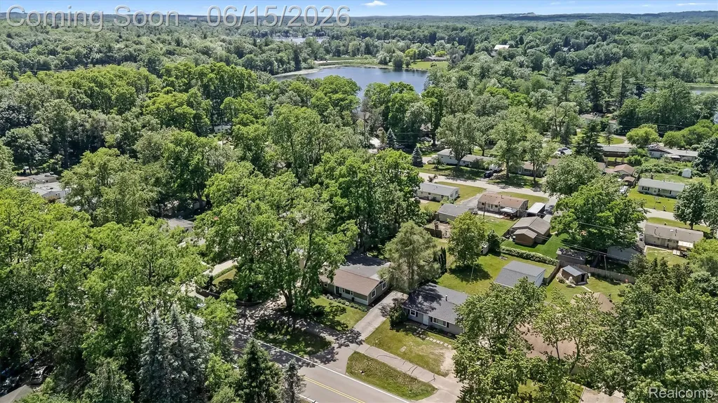 870 Pine Tree Road Orion Charter Township MI 48362