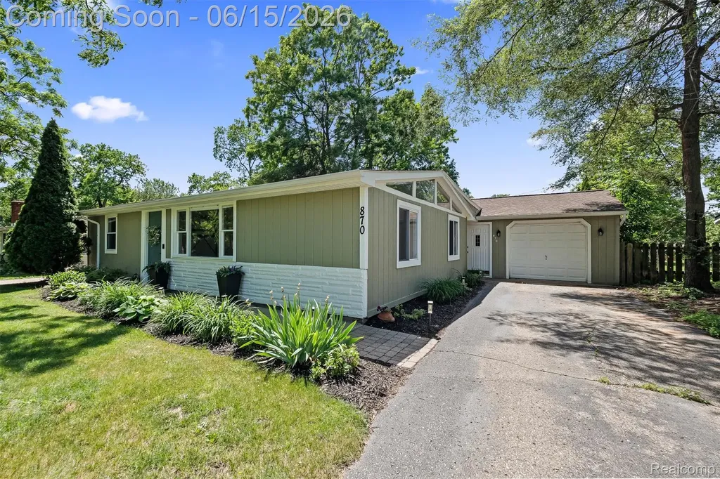 870 Pine Tree Road Orion Charter Township MI 48362