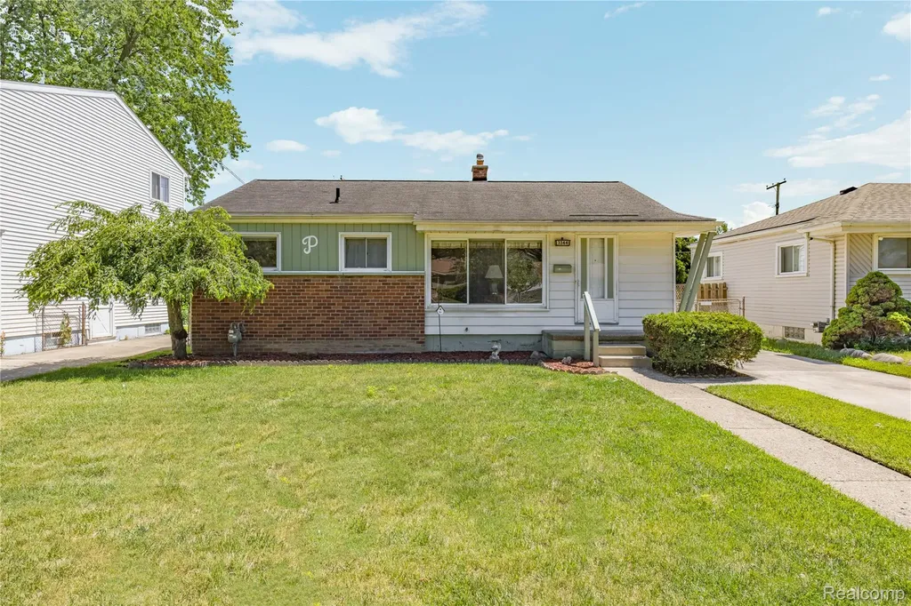 33441 Leona Street Garden City City MI 48135