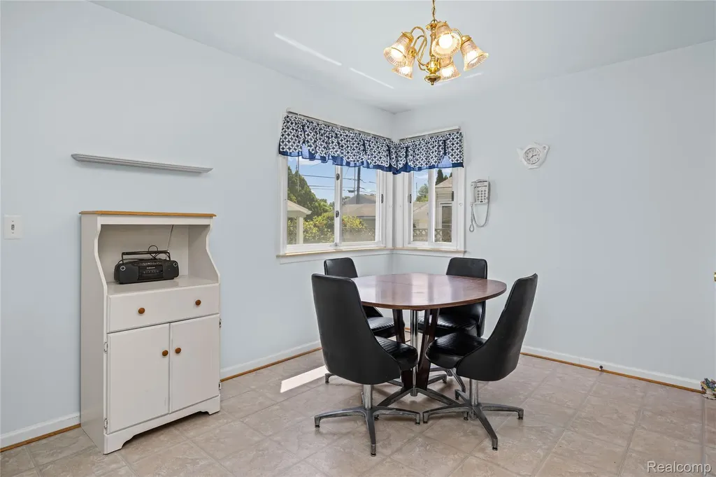 33441 Leona Street Garden City City MI 48135