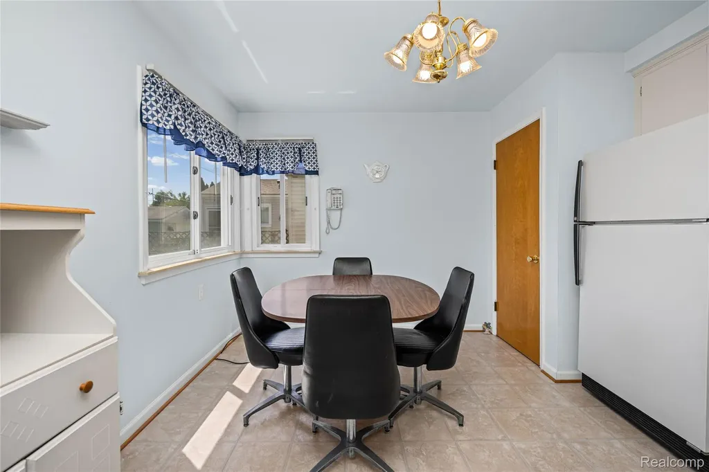 33441 Leona Street Garden City City MI 48135
