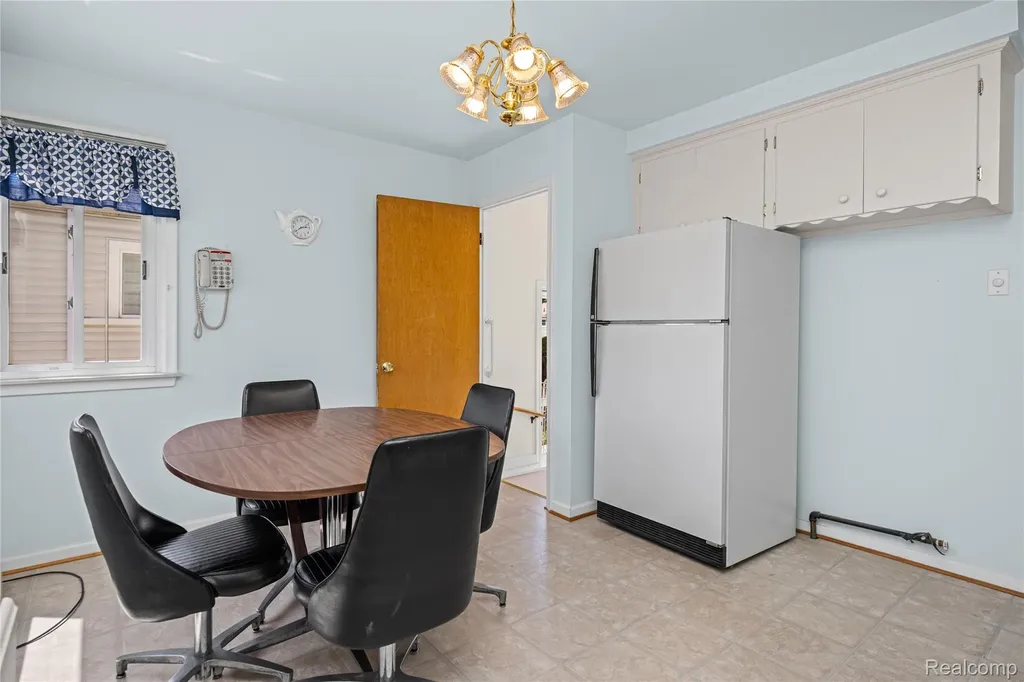 33441 Leona Street Garden City City MI 48135