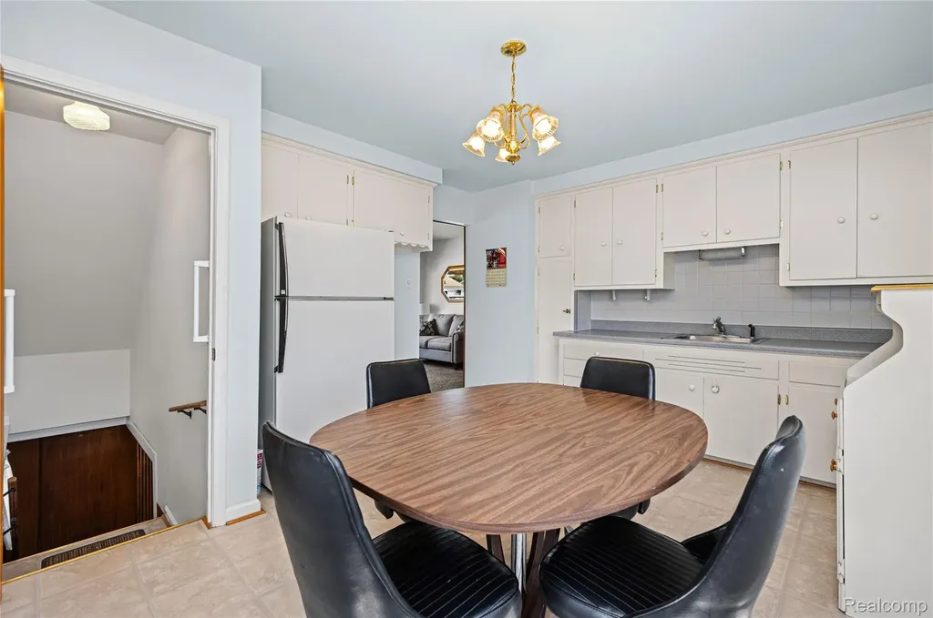 33441 Leona Street Garden City City MI 48135
