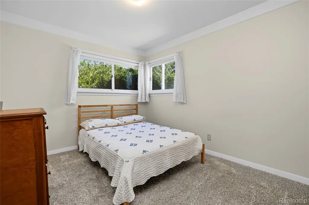33441 Leona Street Garden City City MI 48135