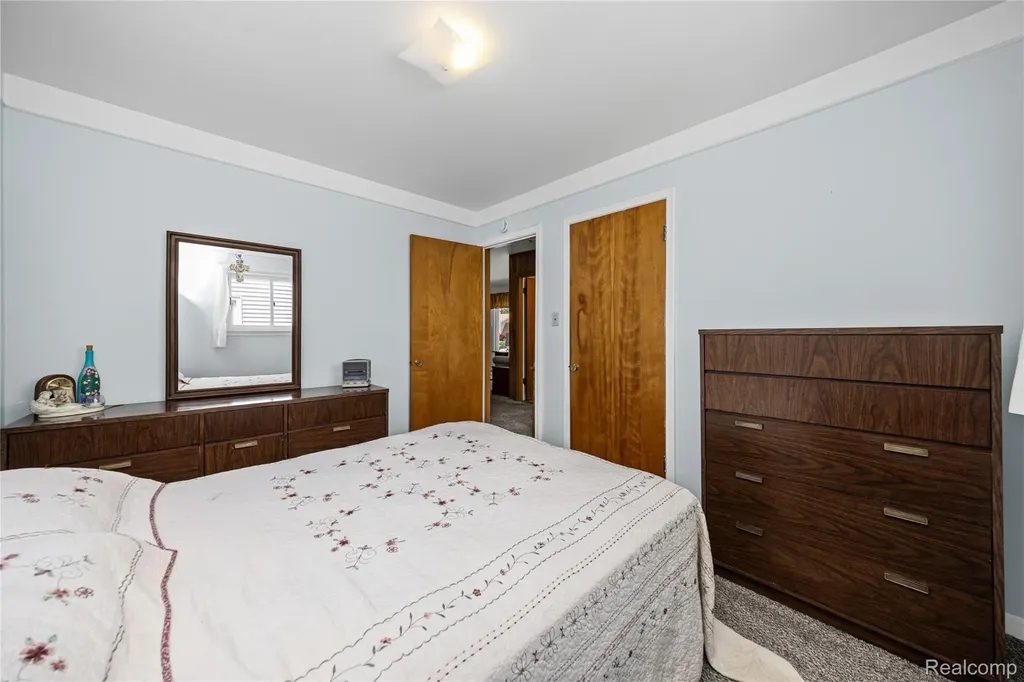 33441 Leona Street Garden City City MI 48135