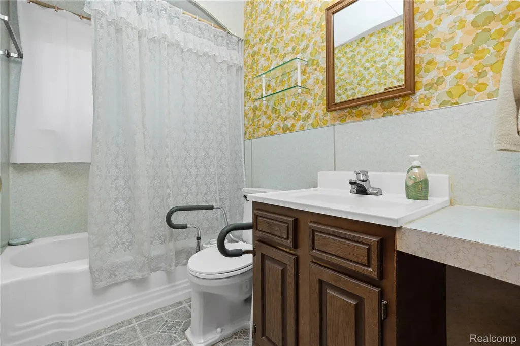 33441 Leona Street Garden City City MI 48135